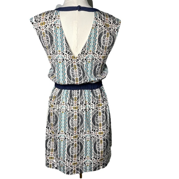 Adelyn Rae | Sleeveless Print Mini Dress | Women’s Size 6 | Navy & Multi pattern - Picture 3 of 12